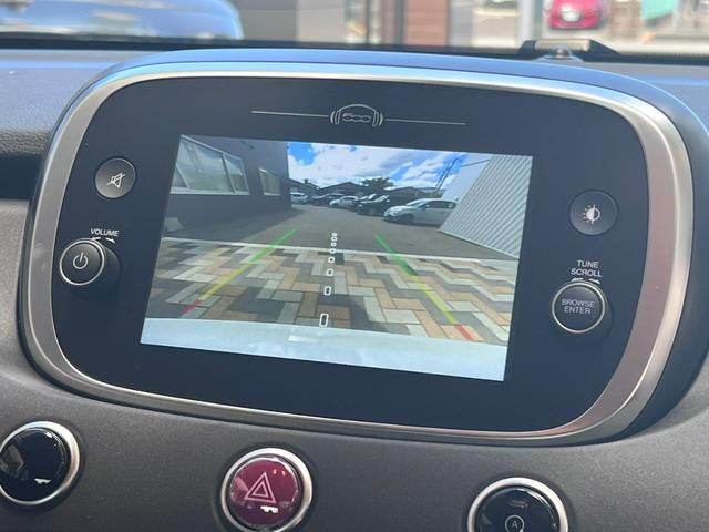 ５００Ｘ クロス　ＵＣｏｎｎｅｃｔ　ＡｐｐｌｅＣａｒＰｌａｙ　バックモニター　パワーシート　シートヒーター　アルミホイール　ブラインドスポッドモニター　コーナーセンサー　ＬＥＤヘッドライト　弊社デモカー（10枚目）