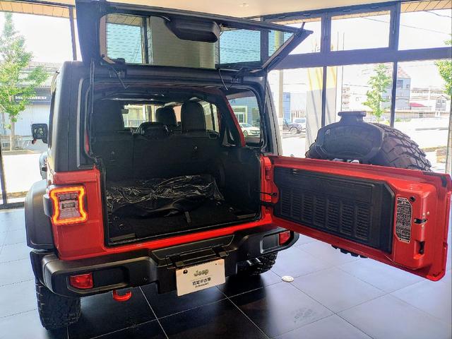 ジープ・ラングラーアンリミテッド ルビコン AppleCarPlay アダプティブクルーズコントロール ブラインドスポットモニター Bluetooth接続 ヒルディセントコントロール 電動シート レザーシート ETC2.0(8枚目)