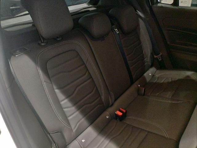 ジープ・アベンジャー アルティテュード BEV AppleCarPlay アダプティブクルーズコントロール LEDヘッドライト LEDフォグランプ 電動シート シートマッサージ 純正アルミホイール シートヒーター 前輪駆動EV 急速充電対応(22枚目)