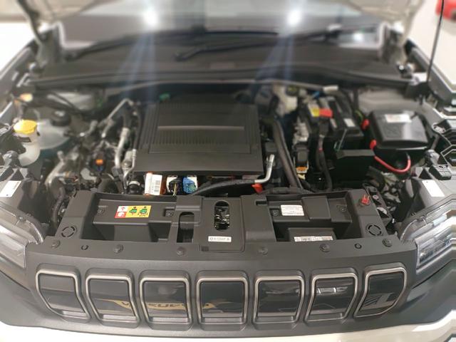 ジープ・アベンジャー アルティテュード BEV AppleCarPlay アダプティブクルーズコントロール LEDヘッドライト LEDフォグランプ 電動シート シートマッサージ 純正アルミホイール シートヒーター 前輪駆動EV 急速充電対応(31枚目)