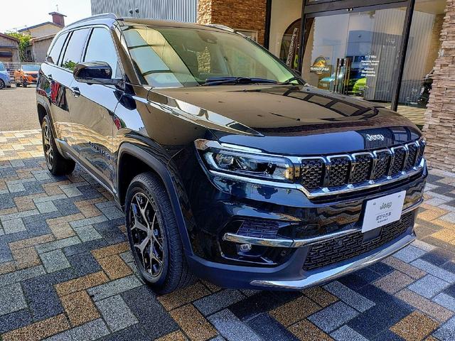 ジープ・コマンダー リミテッド　４ＷＤ　ＥＴＣ２．０　全周囲カメラ　クリアランスソナー　オートクルーズコントロール　レーンアシスト　パワーシート　パークアシスト　衝突被害軽減システム　ナビ　オートライト　ＬＥＤヘッドランプ（6枚目）