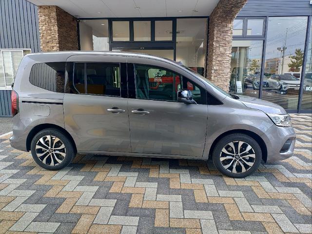 カングー ベースグレード ガソリンターボ 7速EDC 両側スライドドア ダブルバックドア AppleCarPlay AndroidAuto アダプティブクルズコントロール バックアイカメラ(4枚目)