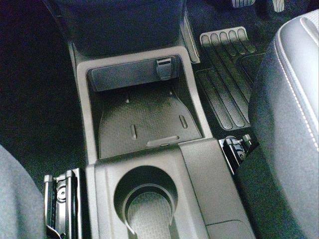 カングー ベースグレード ガソリンターボ 7速EDC 両側スライドドア ダブルバックドア AppleCarPlay AndroidAuto アダプティブクルズコントロール バックアイカメラ(22枚目)