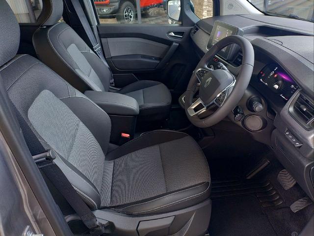 カングー ベースグレード ガソリンターボ 7速EDC 両側スライドドア ダブルバックドア AppleCarPlay AndroidAuto アダプティブクルズコントロール バックアイカメラ(25枚目)