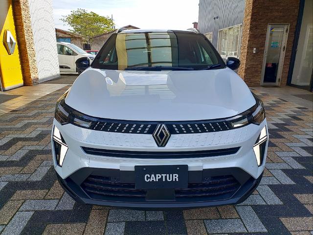 キャプチャー テクノ　マイルドハイブリッド　マイルドハイブリッド　前席シートヒーター　　運転席電動シート　アダプティブクルーズコントロール　電動パーキングブレーキ　ブレーキホールド　ディスプレイオーディオ　衝突被害軽減ブレーキ（2枚目）