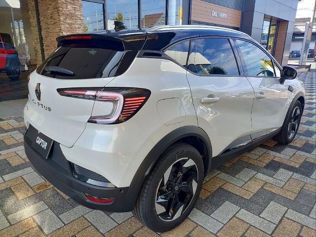 キャプチャー テクノ　マイルドハイブリッド　マイルドハイブリッド　前席シートヒーター　　運転席電動シート　アダプティブクルーズコントロール　電動パーキングブレーキ　ブレーキホールド　ディスプレイオーディオ　衝突被害軽減ブレーキ（8枚目）