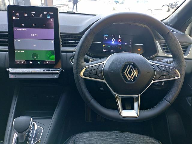 キャプチャー テクノ　マイルドハイブリッド　マイルドハイブリッド　前席シートヒーター　　運転席電動シート　アダプティブクルーズコントロール　電動パーキングブレーキ　ブレーキホールド　ディスプレイオーディオ　衝突被害軽減ブレーキ（11枚目）