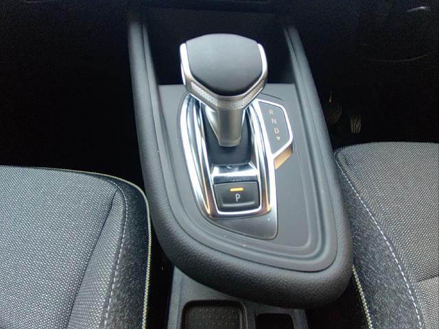 キャプチャー テクノ　マイルドハイブリッド　マイルドハイブリッド　前席シートヒーター　　運転席電動シート　アダプティブクルーズコントロール　電動パーキングブレーキ　ブレーキホールド　ディスプレイオーディオ　衝突被害軽減ブレーキ（16枚目）