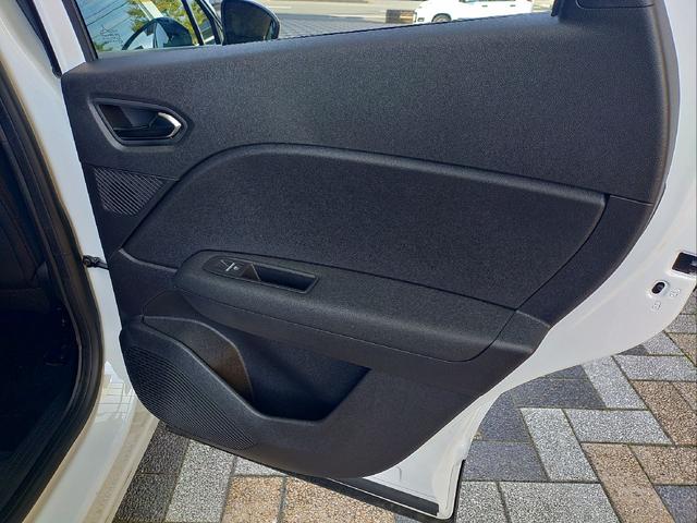 キャプチャー テクノ　マイルドハイブリッド　マイルドハイブリッド　前席シートヒーター　　運転席電動シート　アダプティブクルーズコントロール　電動パーキングブレーキ　ブレーキホールド　ディスプレイオーディオ　衝突被害軽減ブレーキ（25枚目）