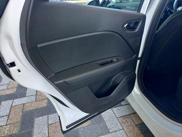 キャプチャー テクノ　マイルドハイブリッド　マイルドハイブリッド　前席シートヒーター　　運転席電動シート　アダプティブクルーズコントロール　電動パーキングブレーキ　ブレーキホールド　ディスプレイオーディオ　衝突被害軽減ブレーキ（27枚目）