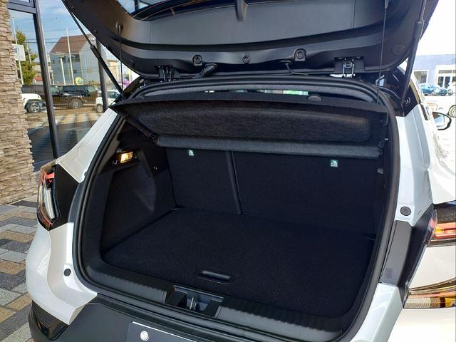 キャプチャー テクノ　マイルドハイブリッド　マイルドハイブリッド　前席シートヒーター　　運転席電動シート　アダプティブクルーズコントロール　電動パーキングブレーキ　ブレーキホールド　ディスプレイオーディオ　衝突被害軽減ブレーキ（29枚目）