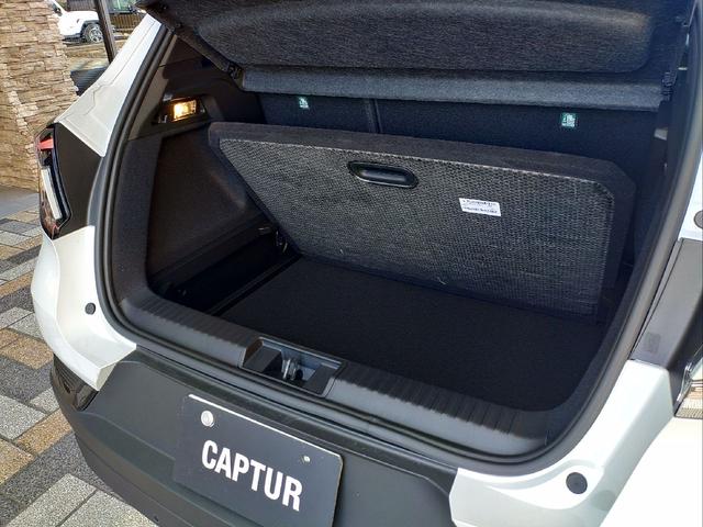 キャプチャー テクノ　マイルドハイブリッド　マイルドハイブリッド　前席シートヒーター　　運転席電動シート　アダプティブクルーズコントロール　電動パーキングブレーキ　ブレーキホールド　ディスプレイオーディオ　衝突被害軽減ブレーキ（30枚目）