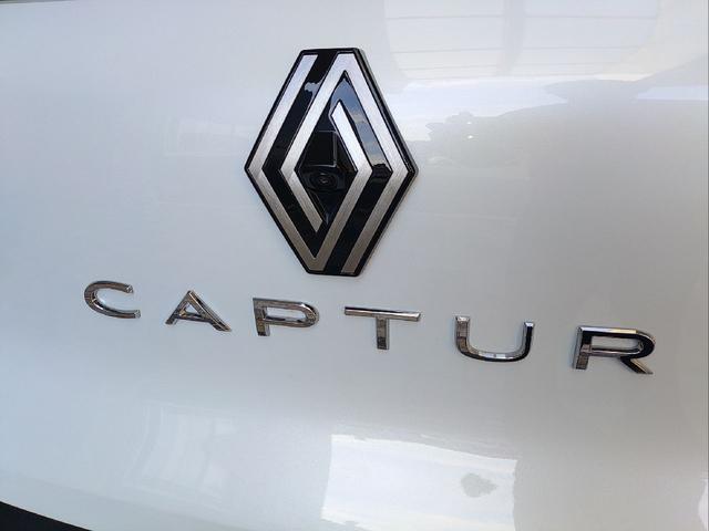 キャプチャー テクノ　マイルドハイブリッド　マイルドハイブリッド　前席シートヒーター　　運転席電動シート　アダプティブクルーズコントロール　電動パーキングブレーキ　ブレーキホールド　ディスプレイオーディオ　衝突被害軽減ブレーキ（31枚目）