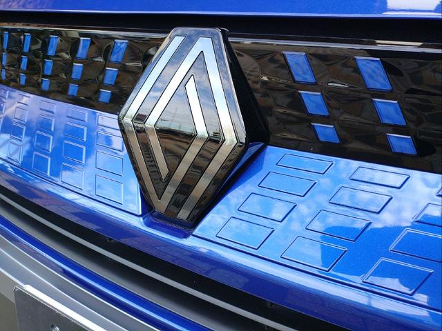 キャプチャー エスプリ アルピーヌ フルハイブリッドE-テック フルハイブリッド 前席シートヒーター ステアリングヒーター 運転席電動シート アダプティブクルーズコントロール 電動パーキングブレーキ ブレーキホールド ディスプレイオーディオ 衝突被害軽減ブレーキ(39枚目)