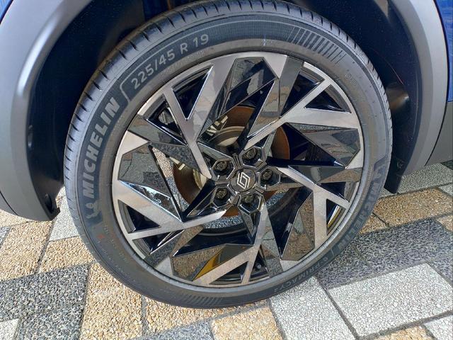 キャプチャー エスプリ アルピーヌ フルハイブリッドE-テック フルハイブリッド 前席シートヒーター ステアリングヒーター 運転席電動シート アダプティブクルーズコントロール 電動パーキングブレーキ ブレーキホールド ディスプレイオーディオ 衝突被害軽減ブレーキ(42枚目)