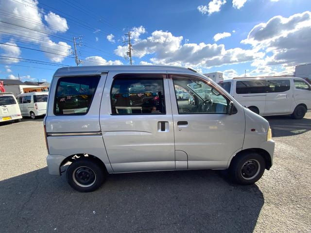 ハイゼットカーゴ クルーズ　オートマ　キーレス　エアコン　パワステ　パワーウインドウ　車検Ｒ８年　修復歴なし　走行距離１１０１９７ｋｍ（69枚目）