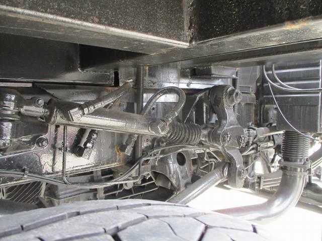 クオン 　セルフローダー　ウインチ付　積載１１．１ｔ　アユミ板付　３８０馬力　ターボ（12枚目）