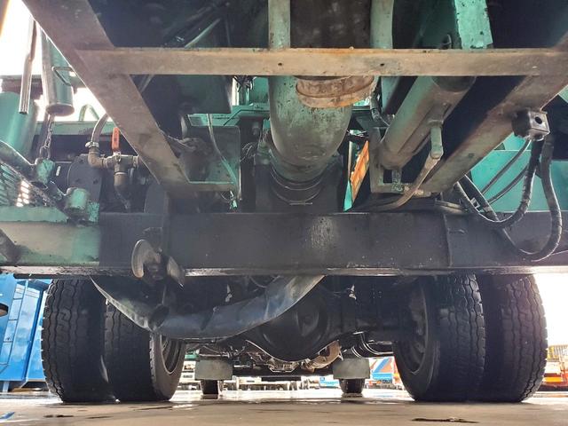 デュトロ 　コンクリート　ポンプ車　スクイーズ式　ナビ　ＥＴＣ　メッキパーツ　ラジコン付（23枚目）