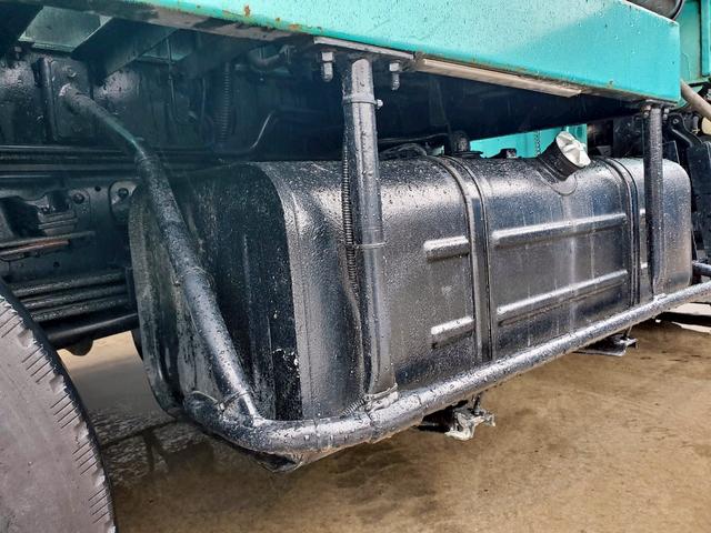 デュトロ 　コンクリート　ポンプ車　スクイーズ式　ナビ　ＥＴＣ　メッキパーツ　ラジコン付（24枚目）