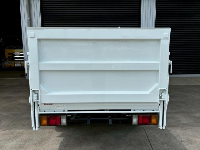 エルフトラック 　ダブルキャブ　パワーゲート　積載２ｔ　荷台内寸長さ２０４幅１６１（8枚目）