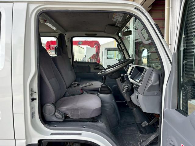エルフトラック 　ダブルキャブ　パワーゲート　積載２ｔ　荷台内寸長さ２０４幅１６１（11枚目）