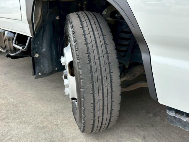 エルフトラック 　ダブルキャブ　パワーゲート　積載２ｔ　荷台内寸長さ２０４幅１６１（24枚目）