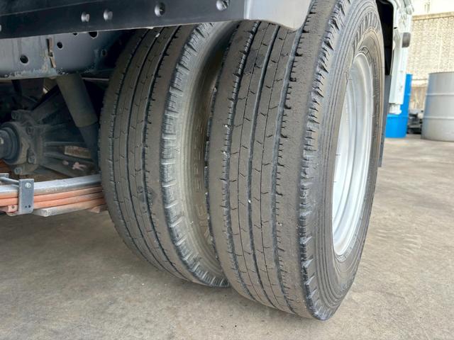 エルフトラック 　ダブルキャブ　パワーゲート　積載２ｔ　荷台内寸長さ２０４幅１６１（26枚目）