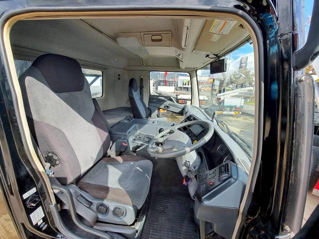 スーパーグレート 　４段クレーン　積載１２．１ｔ　ラジコン付　アルミホイール　荷台内寸８８３　幅２３５（16枚目）