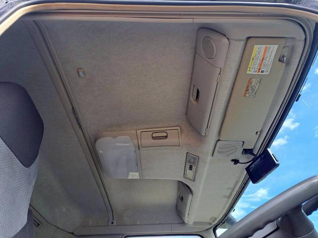 スーパーグレート 　４段クレーン　積載１２．１ｔ　ラジコン付　アルミホイール　荷台内寸８８３　幅２３５（18枚目）