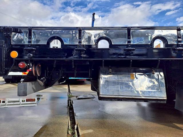 スーパーグレート 　４段クレーン　積載１２．１ｔ　ラジコン付　アルミホイール　荷台内寸８８３　幅２３５（22枚目）