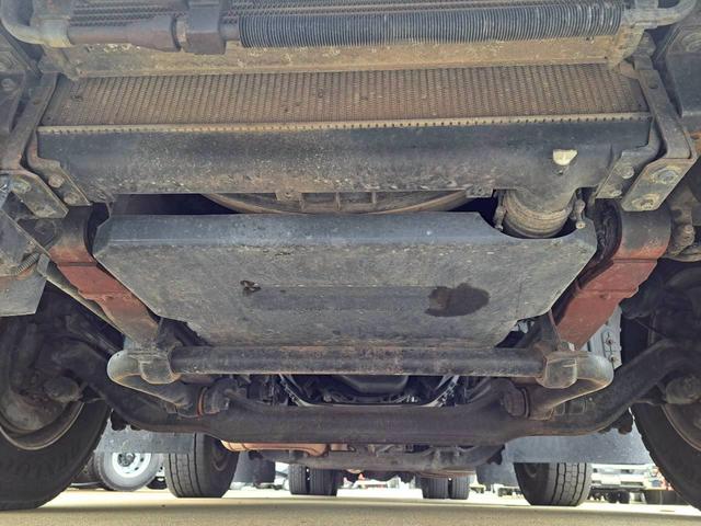 スーパーグレート 　４段クレーン　積載１２．１ｔ　ラジコン付　アルミホイール　荷台内寸８８３　幅２３５（25枚目）