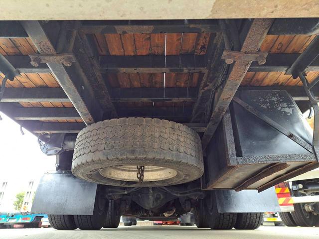 スーパーグレート 　４段クレーン　積載１２．１ｔ　ラジコン付　アルミホイール　荷台内寸８８３　幅２３５（28枚目）