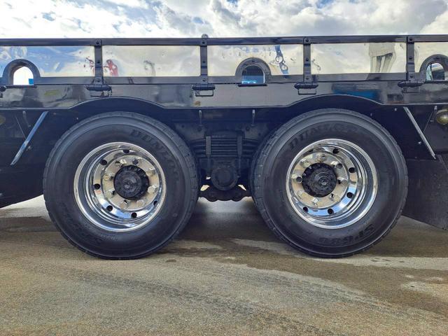 スーパーグレート 　４段クレーン　積載１２．１ｔ　ラジコン付　アルミホイール　荷台内寸８８３　幅２３５（30枚目）