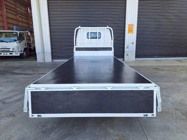 デュトロ 平ボディ ロング 積載2t 荷台内寸長435 幅179(9枚目)