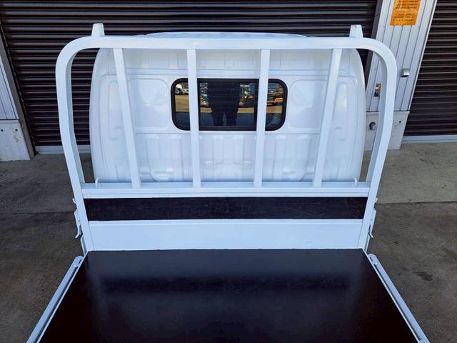 デュトロ 平ボディ ロング 積載2t 荷台内寸長435 幅179(10枚目)