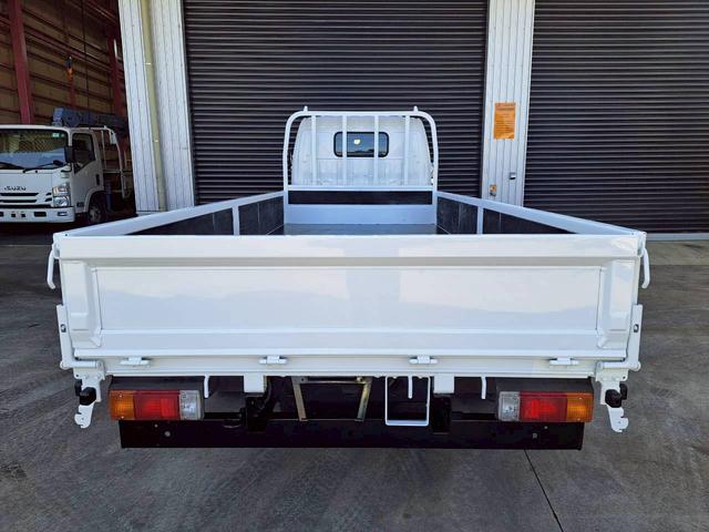 デュトロ 平ボディ ロング 積載2t 荷台内寸長435 幅179(11枚目)