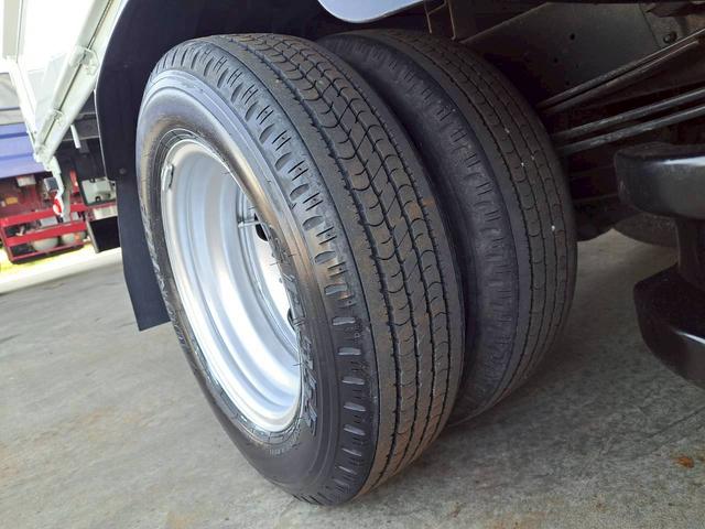 デュトロ 平ボディ ロング 積載2t 荷台内寸長435 幅179(29枚目)