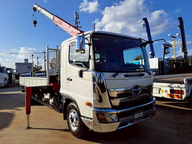 ヒノレンジャー 4段クレーン ラジコン付 ベッド付 積載2.4t 荷台内寸長555 幅210(5枚目)