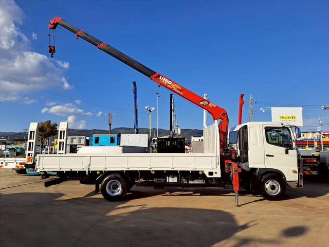 ヒノレンジャー 4段クレーン ラジコン付 ベッド付 積載2.4t 荷台内寸長555 幅210(8枚目)