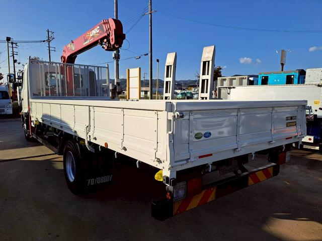 ヒノレンジャー 4段クレーン ラジコン付 ベッド付 積載2.4t 荷台内寸長555 幅210(9枚目)