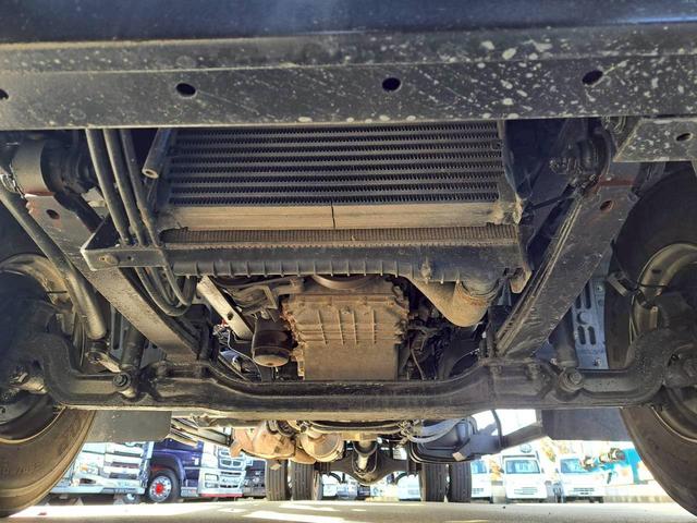 ヒノレンジャー 4段クレーン ラジコン付 ベッド付 積載2.4t 荷台内寸長555 幅210(21枚目)