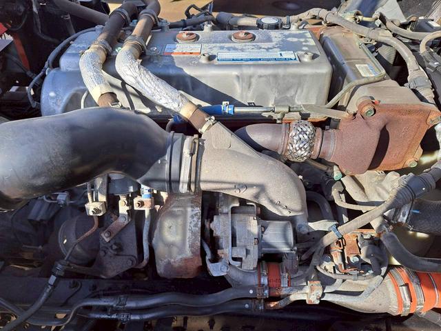 ヒノレンジャー 4段クレーン ラジコン付 ベッド付 積載2.4t 荷台内寸長555 幅210(23枚目)