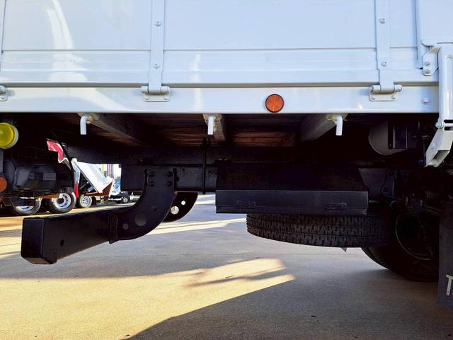 ヒノレンジャー 4段クレーン ラジコン付 ベッド付 積載2.4t 荷台内寸長555 幅210(29枚目)