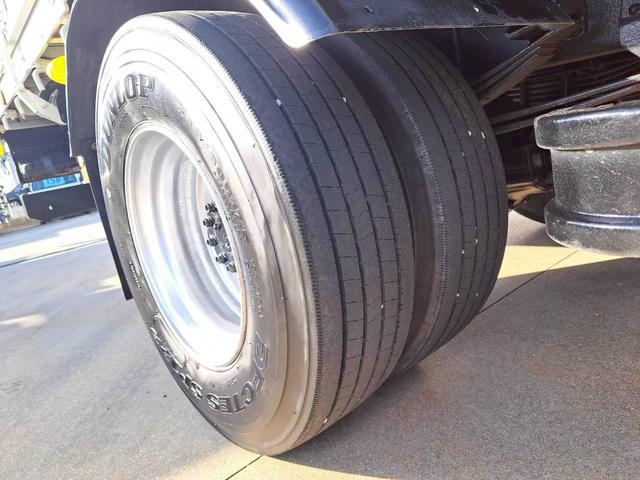 ヒノレンジャー 4段クレーン ラジコン付 ベッド付 積載2.4t 荷台内寸長555 幅210(31枚目)