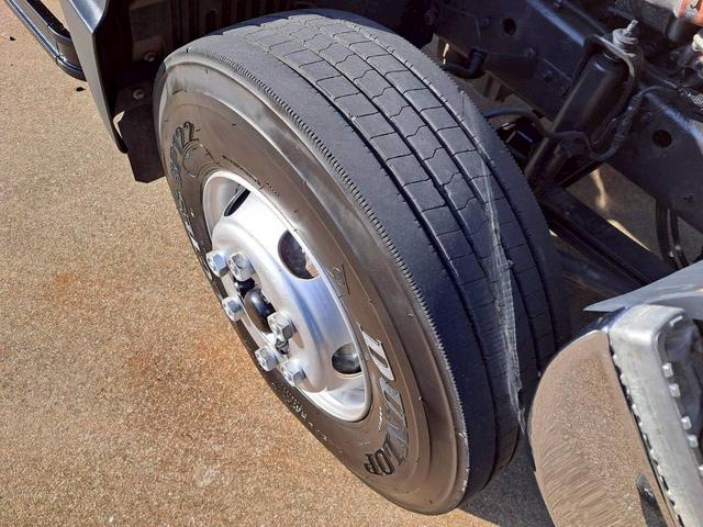 ヒノレンジャー 4段クレーン ラジコン付 ベッド付 積載2.4t 荷台内寸長555 幅210(34枚目)