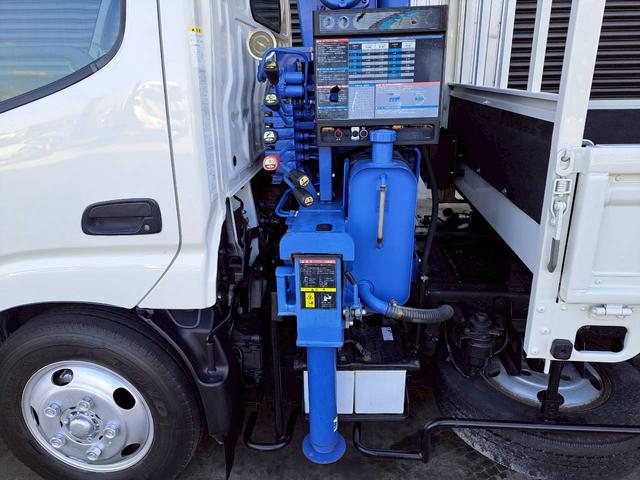 デュトロ 3段クレーン 積載2t ラジコン付 荷台内寸長さ230 幅162(21枚目)