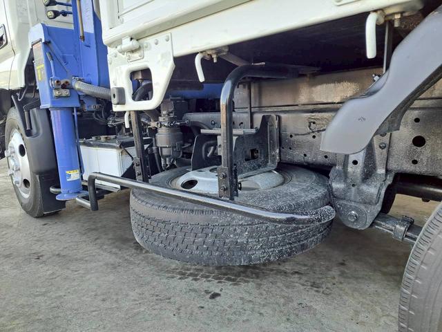 デュトロ 3段クレーン 積載2t ラジコン付 荷台内寸長さ230 幅162(25枚目)