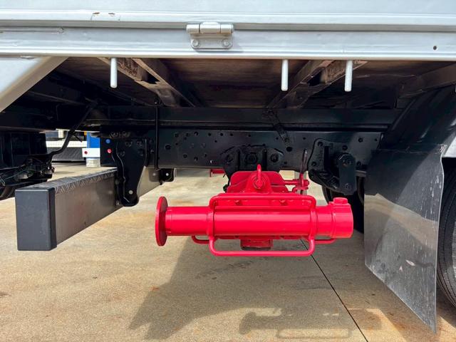 エルフトラック 　セルフ４段クレーン　フックイン　ラジコン付　ハイジャッキ　Ｒジャッキ付　メッキパーツ（18枚目）