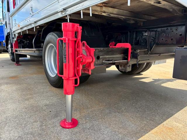 エルフトラック 　セルフ４段クレーン　フックイン　ラジコン付　ハイジャッキ　Ｒジャッキ付　メッキパーツ（20枚目）