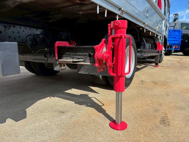 エルフトラック 　セルフ４段クレーン　フックイン　ラジコン付　ハイジャッキ　Ｒジャッキ付　メッキパーツ（21枚目）